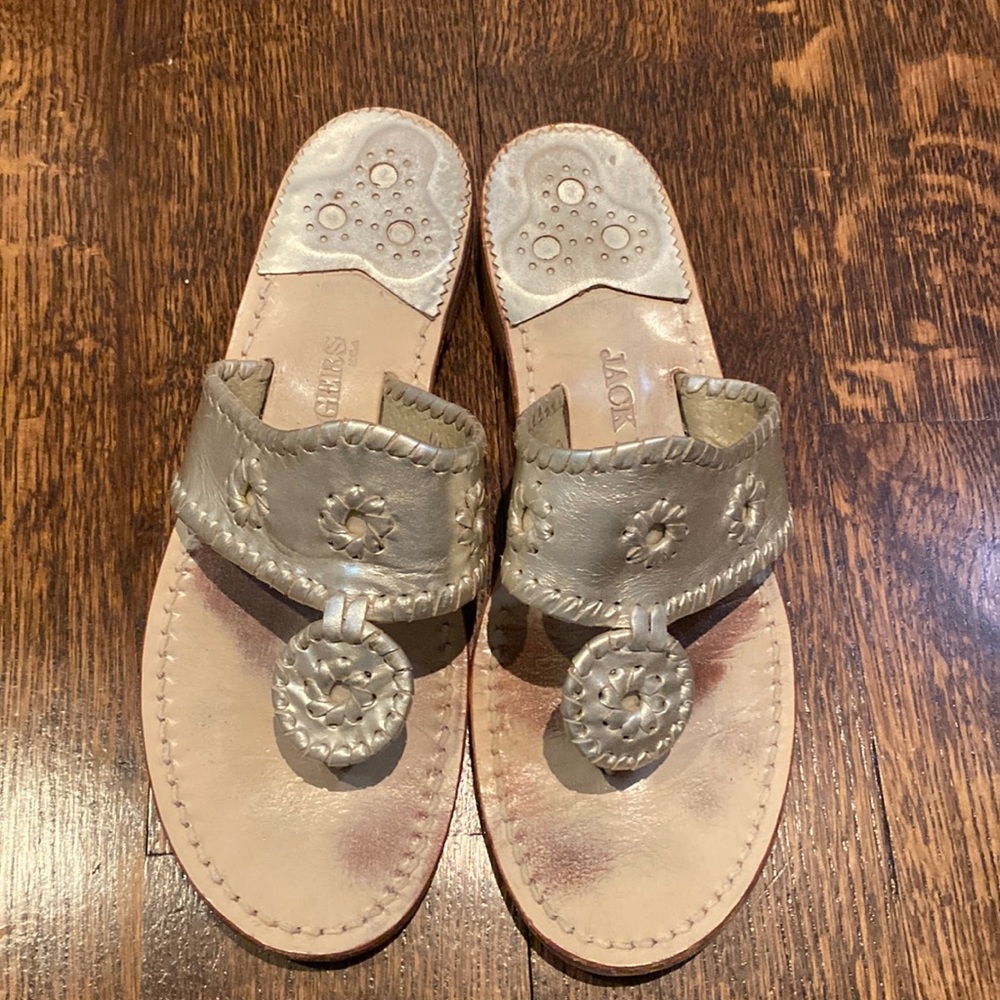 Jack Rogers Women Hampton Flat Platinum Flip Flop Floral Woven Whipstitched